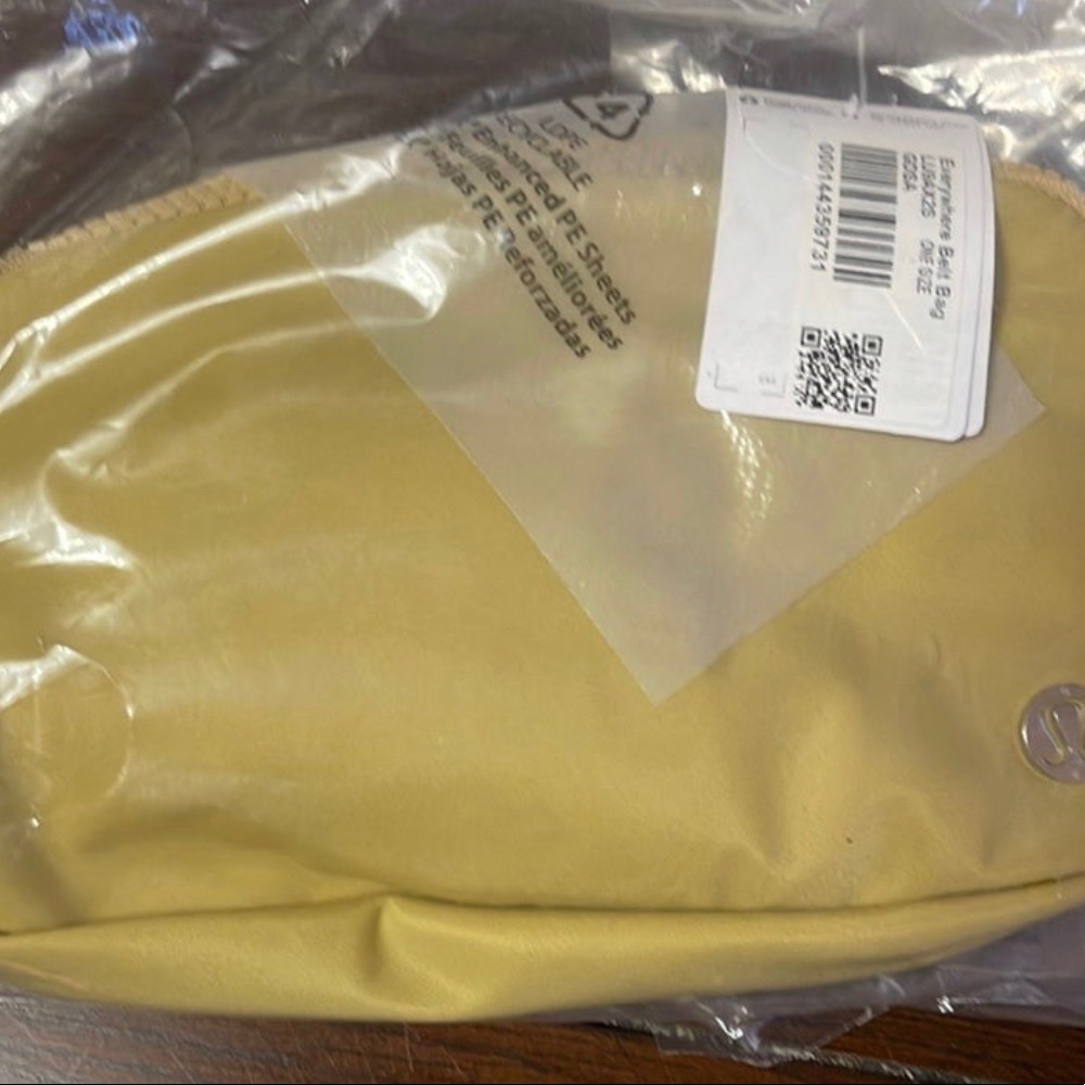 NWT- Yellow/ gold everyday crossbody bag- still in plastic